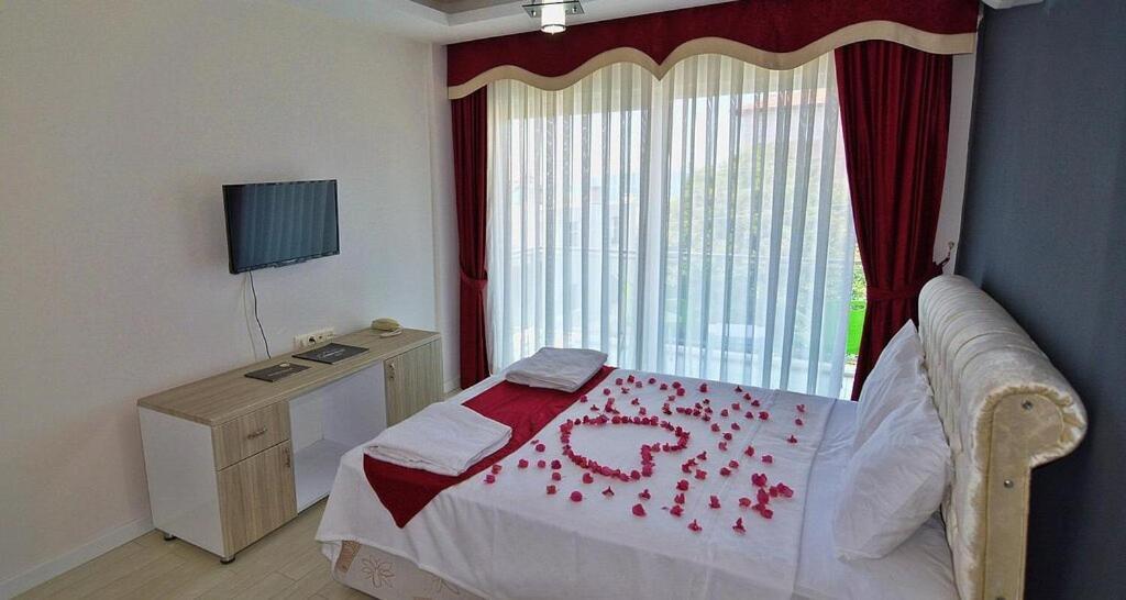 Airport Guelluek Otel Milas Εξωτερικό φωτογραφία